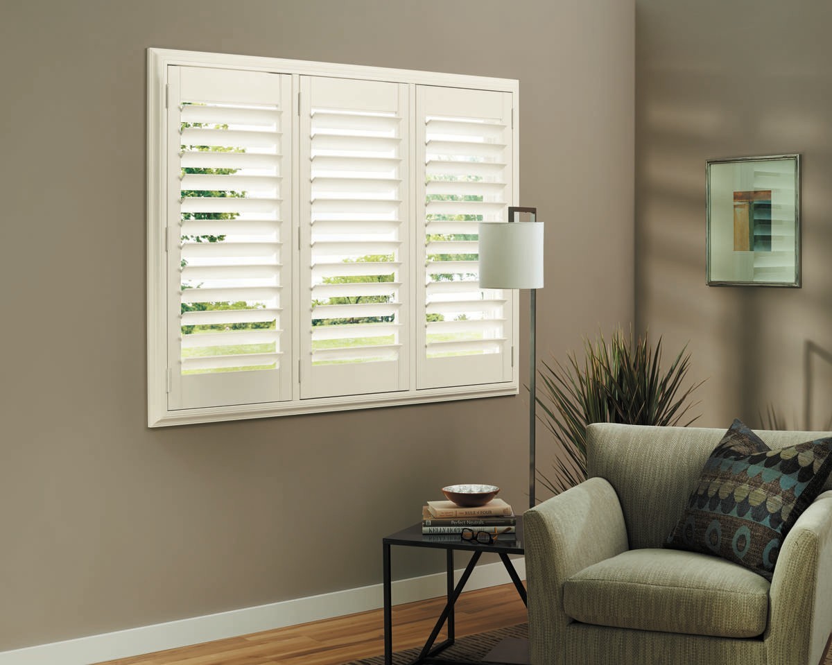 Hunter Douglas Heritance® Hardwood shutters for homes near Princeton, New Jersey (NJ) including custom motorized shutters